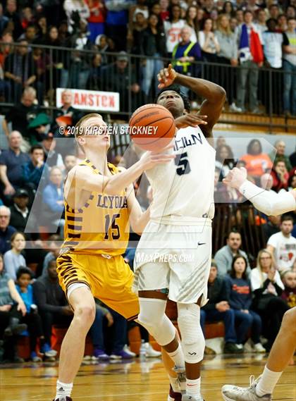 Thumbnail 1 in Evanston vs Loyola Academy (IHSA 4A Sectional Final) photogallery.