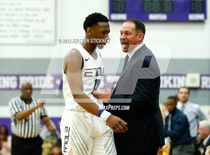 Thumbnail 2 in Evanston vs Loyola Academy (IHSA 4A Sectional Final) photogallery.