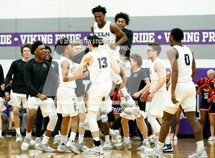 Thumbnail 3 in Evanston vs Loyola Academy (IHSA 4A Sectional Final) photogallery.