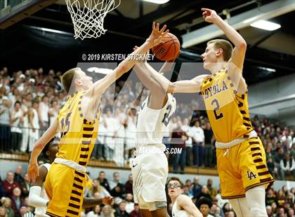 Thumbnail 1 in Evanston vs Loyola Academy (IHSA 4A Sectional Final) photogallery.