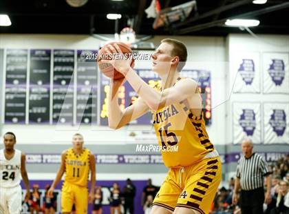 Thumbnail 3 in Evanston vs Loyola Academy (IHSA 4A Sectional Final) photogallery.