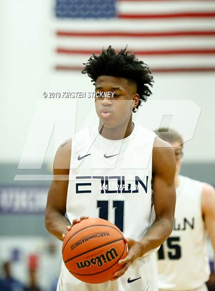 Thumbnail 1 in Evanston vs Loyola Academy (IHSA 4A Sectional Final) photogallery.