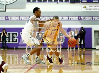 Thumbnail 3 in Evanston vs Loyola Academy (IHSA 4A Sectional Final) photogallery.