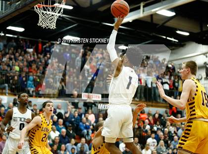 Thumbnail 2 in Evanston vs Loyola Academy (IHSA 4A Sectional Final) photogallery.