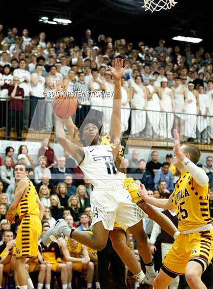 Thumbnail 2 in Evanston vs Loyola Academy (IHSA 4A Sectional Final) photogallery.