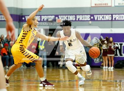 Thumbnail 1 in Evanston vs Loyola Academy (IHSA 4A Sectional Final) photogallery.