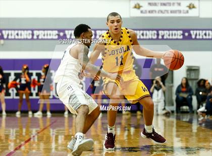 Thumbnail 2 in Evanston vs Loyola Academy (IHSA 4A Sectional Final) photogallery.