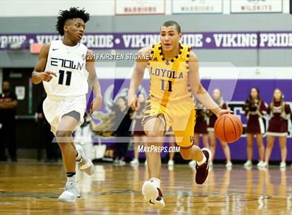 Thumbnail 1 in Evanston vs Loyola Academy (IHSA 4A Sectional Final) photogallery.