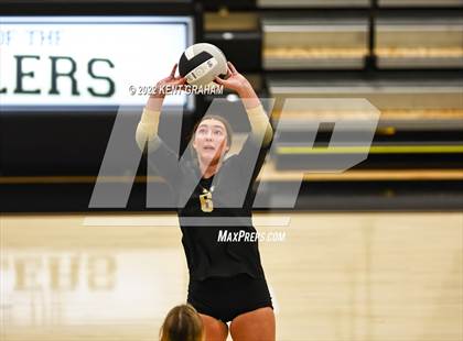 Thumbnail 1 in Lawrence North @ Noblesville photogallery.