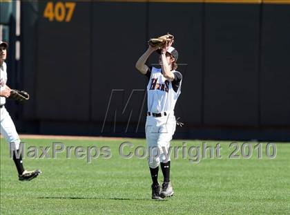 Thumbnail 1 in Dobie vs. Lee (Warrior Classic) photogallery.