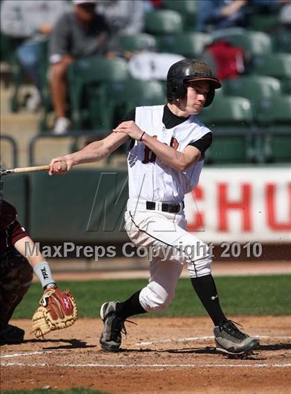 Thumbnail 1 in Dobie vs. Lee (Warrior Classic) photogallery.