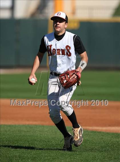 Thumbnail 3 in Dobie vs. Lee (Warrior Classic) photogallery.