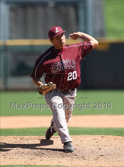 Thumbnail 1 in Dobie vs. Lee (Warrior Classic) photogallery.