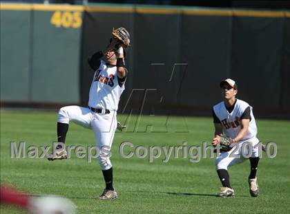 Thumbnail 3 in Dobie vs. Lee (Warrior Classic) photogallery.