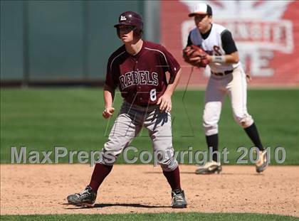 Thumbnail 2 in Dobie vs. Lee (Warrior Classic) photogallery.