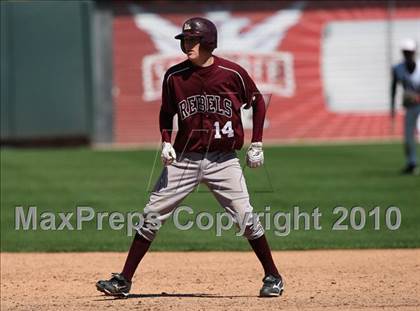 Thumbnail 3 in Dobie vs. Lee (Warrior Classic) photogallery.