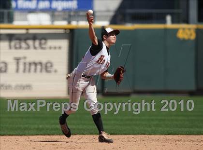 Thumbnail 1 in Dobie vs. Lee (Warrior Classic) photogallery.