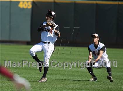 Thumbnail 1 in Dobie vs. Lee (Warrior Classic) photogallery.