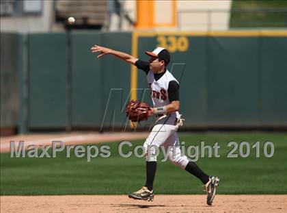 Thumbnail 3 in Dobie vs. Lee (Warrior Classic) photogallery.