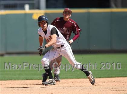 Thumbnail 3 in Dobie vs. Lee (Warrior Classic) photogallery.