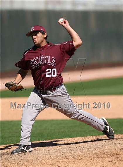 Thumbnail 1 in Dobie vs. Lee (Warrior Classic) photogallery.