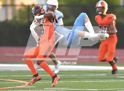 Thumbnail 3 in Orange @ Villa Park photogallery.
