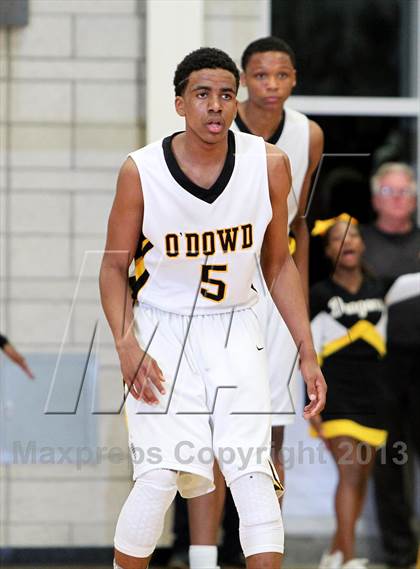 Thumbnail 3 in El Cerrito vs. Bishop O'Dowd (CIF NCS D3 Final) photogallery.