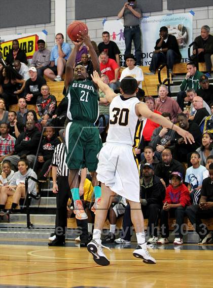Thumbnail 2 in El Cerrito vs. Bishop O'Dowd (CIF NCS D3 Final) photogallery.