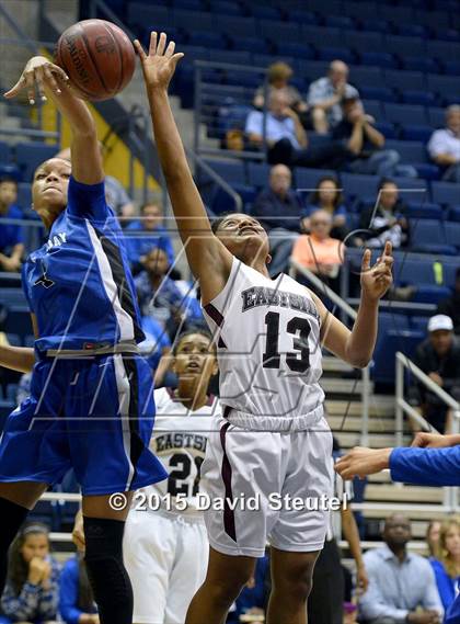 Thumbnail 3 in La Jolla Country Day vs. Eastside College Prep (CIF State D5 Final) photogallery.