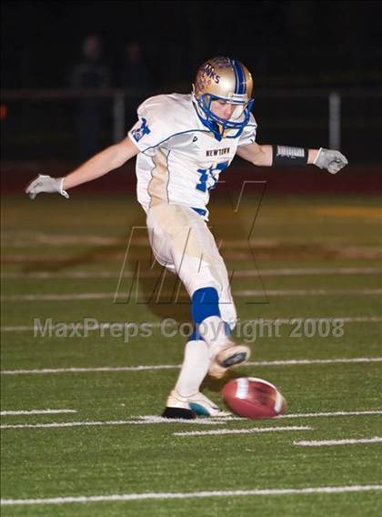 Thumbnail 2 in Newtown @ Glastonbury (CIAC Class LL Semifinal) photogallery.