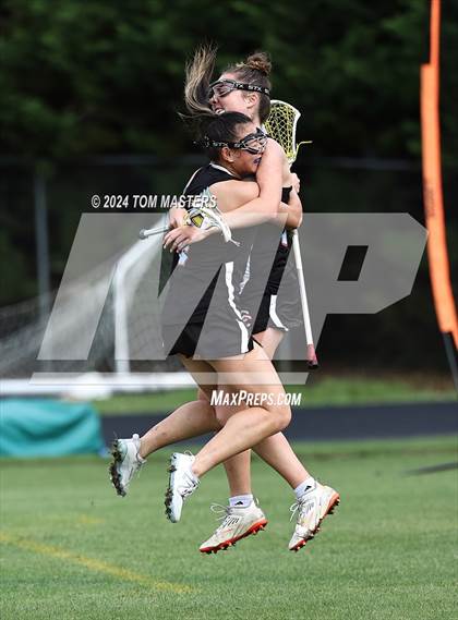 Thumbnail 3 in Charlotte Catholic @ Weddington (NCHSAA West Regional Final) photogallery.
