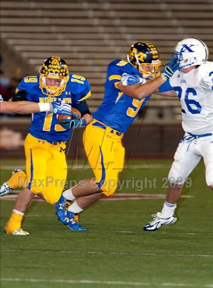 Thumbnail 1 in Archbishop Moeller vs. St. Xavier photogallery.