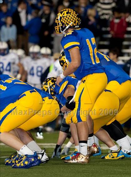 Thumbnail 3 in Archbishop Moeller vs. St. Xavier photogallery.