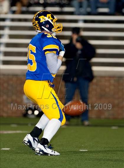 Thumbnail 3 in Archbishop Moeller vs. St. Xavier photogallery.