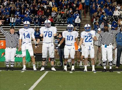 Thumbnail 2 in Archbishop Moeller vs. St. Xavier photogallery.