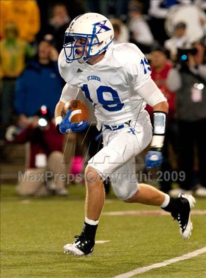 Thumbnail 2 in Archbishop Moeller vs. St. Xavier photogallery.