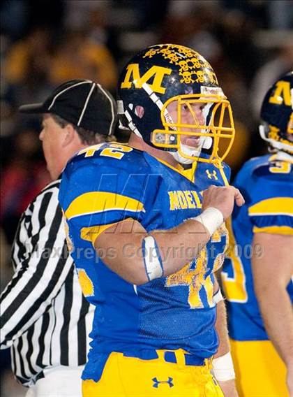 Thumbnail 1 in Archbishop Moeller vs. St. Xavier photogallery.