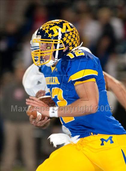 Thumbnail 3 in Archbishop Moeller vs. St. Xavier photogallery.