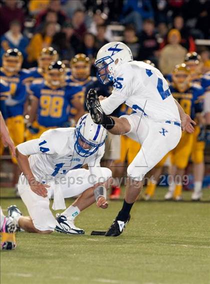 Thumbnail 1 in Archbishop Moeller vs. St. Xavier photogallery.