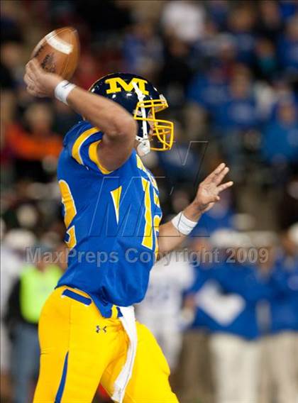 Thumbnail 3 in Archbishop Moeller vs. St. Xavier photogallery.