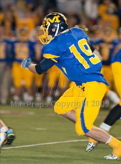 Thumbnail 1 in Archbishop Moeller vs. St. Xavier photogallery.