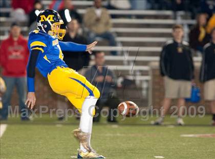 Thumbnail 1 in Archbishop Moeller vs. St. Xavier photogallery.