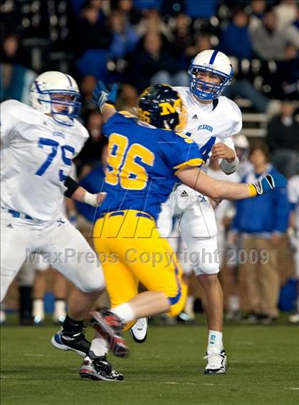 Thumbnail 2 in Archbishop Moeller vs. St. Xavier photogallery.