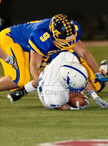 Thumbnail 2 in Archbishop Moeller vs. St. Xavier photogallery.