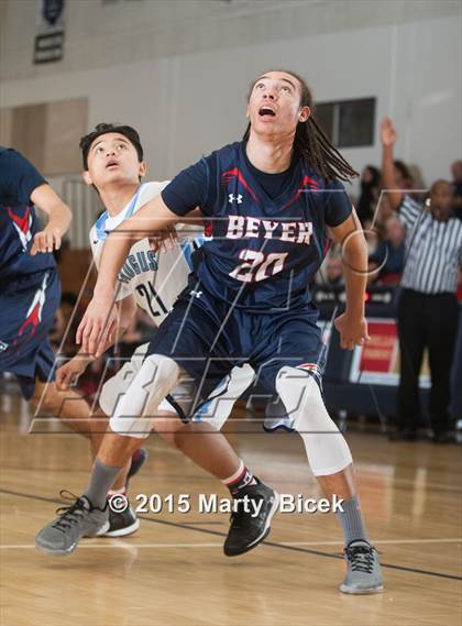 Thumbnail 2 in Beyer vs. Saugus photogallery.