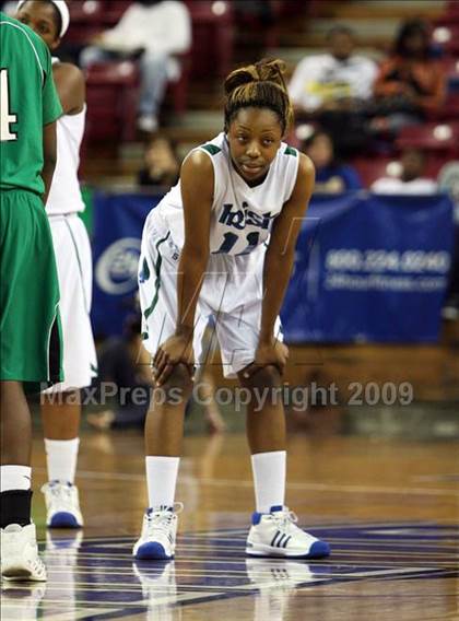 Thumbnail 2 in Sacred Heart Cathedral vs. St. Mary's (CIF NorCal D3 Final) photogallery.