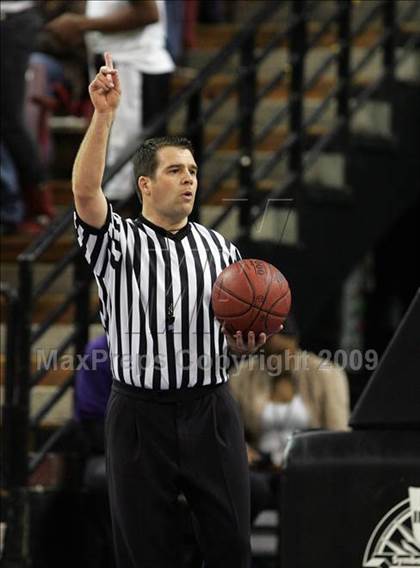 Thumbnail 3 in Sacred Heart Cathedral vs. St. Mary's (CIF NorCal D3 Final) photogallery.