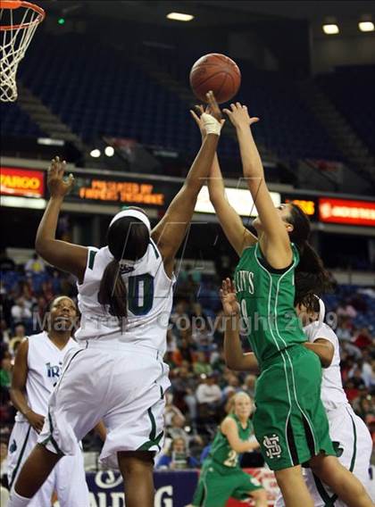 Thumbnail 2 in Sacred Heart Cathedral vs. St. Mary's (CIF NorCal D3 Final) photogallery.