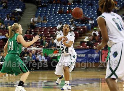 Thumbnail 3 in Sacred Heart Cathedral vs. St. Mary's (CIF NorCal D3 Final) photogallery.