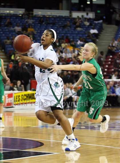 Thumbnail 2 in Sacred Heart Cathedral vs. St. Mary's (CIF NorCal D3 Final) photogallery.